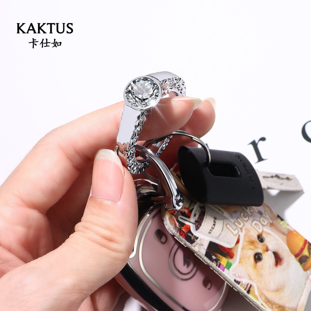New Luxury Keychain Diamond-Inlaid Glitter Key Chain Women Bag Pendant Men Buckle Accessories Car Key Ring