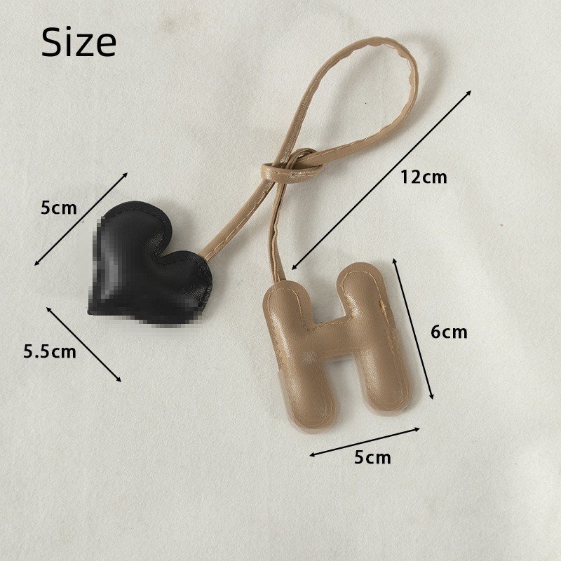 New leather shape heart alphabet letter key chain pendant ornament luxury car keychain accessories designer bag charms