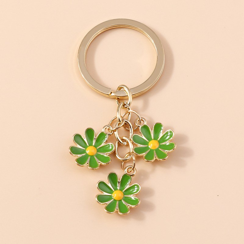 Daisy Flower Keychain for Car Key Souvenir Gifts for Women Men Handbag Pendant Keyrings DIY Jewelry Accessories