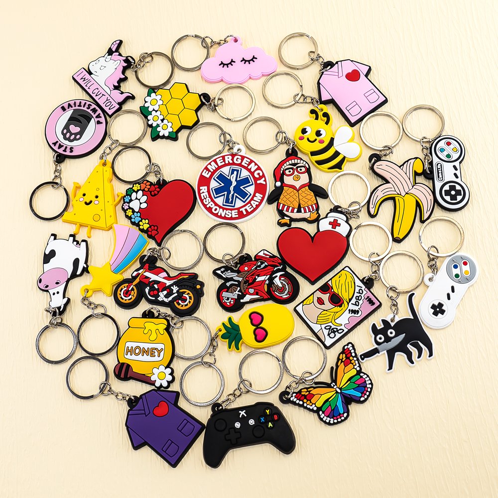 wholesale rubber keychains hot sale anime figure custom keyring friends Cartoon animal dog cat key holder fit fans souvenir gift