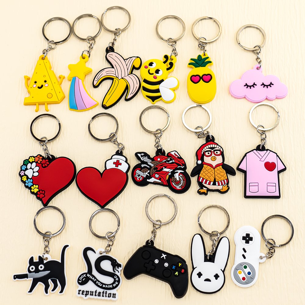 wholesale rubber keychains hot sale anime figure custom keyring friends Cartoon animal dog cat key holder fit fans souvenir gift
