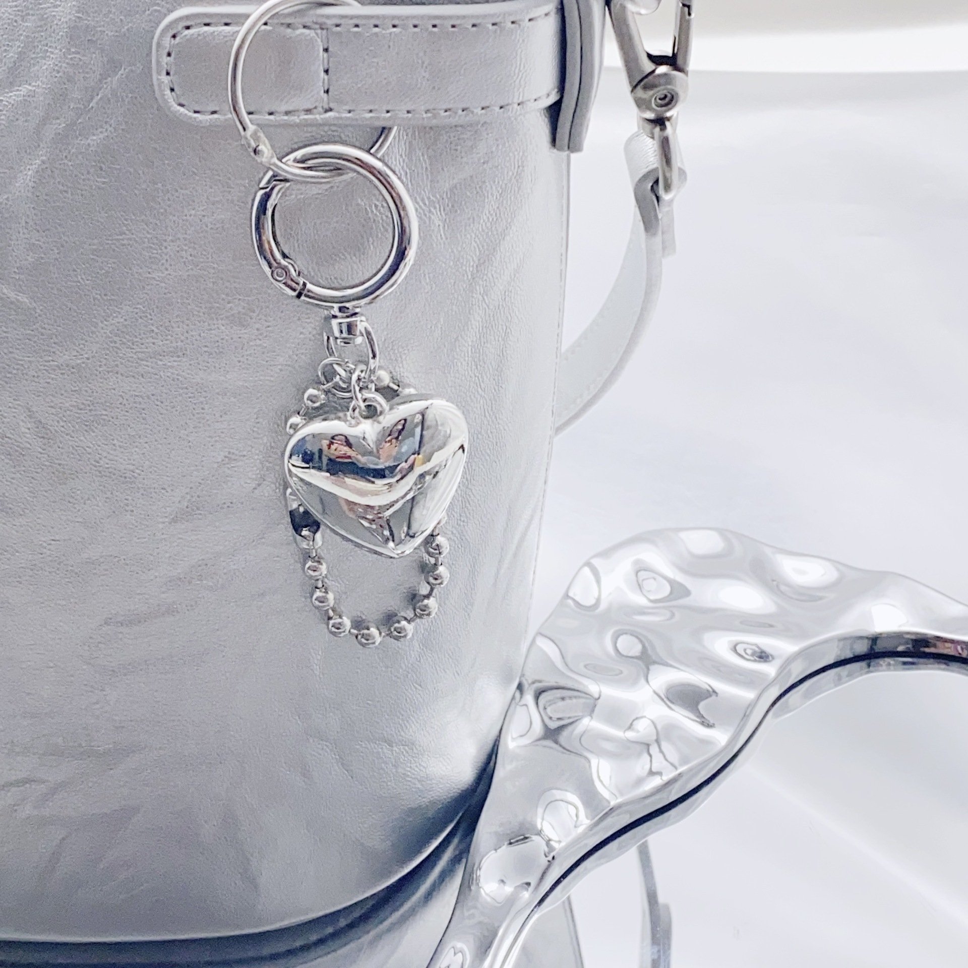 Silvery Heart-shaped Bow Bag Charm Beads Chain Keyring For Women Girl Backpacks Decorations Car Keys Holder Jewelry Accessories