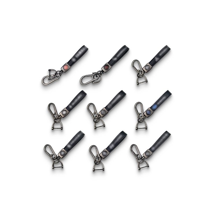 for B-enz B-MW V-W N-issan A-udi H-onda T-oyota K-ia Universal Keychains Key Rings Key Chain Holder Car Accessories