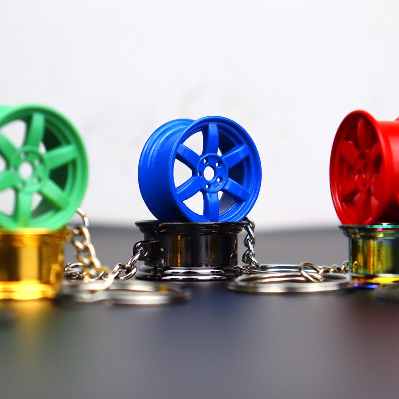 Wholesale Metal Car Parts Accessories Key chain Luxury Car Wheel Hub Alloy Keychain with Brake Disc Pendant Key ring