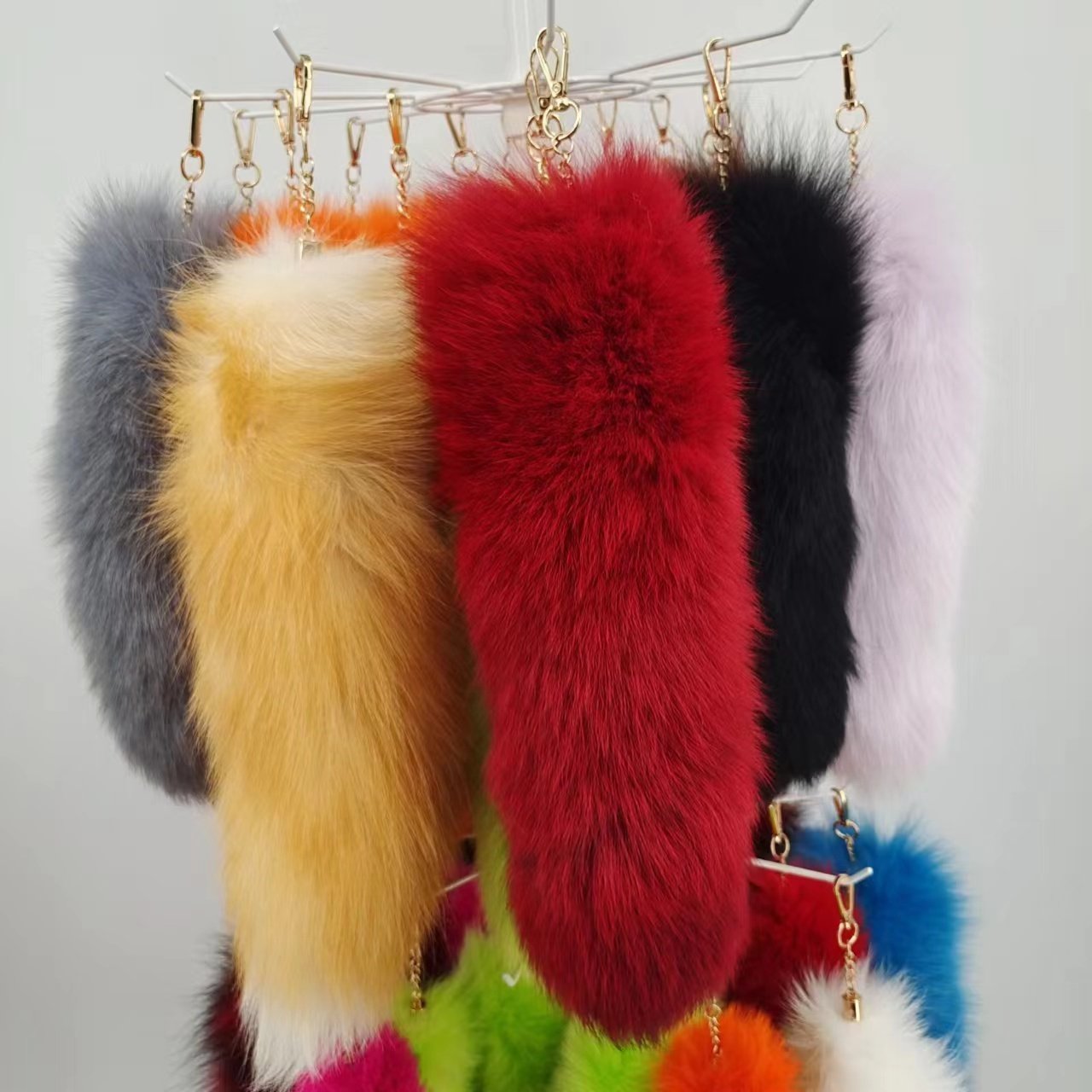 wangwufurWholesale Real Fox tail 35-40CM fluffy fox tail animal fur tail decorative accessories key chain