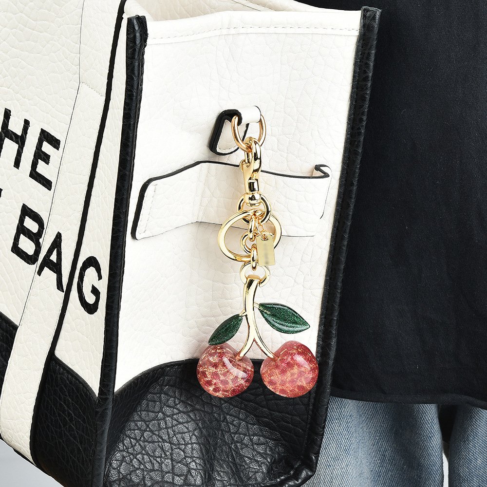 Fashion Bulk 3D Crystal Key Chain Women Girl Bag Pendant Charms Keyring decoration 3D Crystal Cherry Car Keychain Accessory