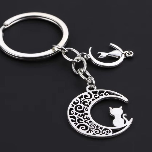 Moon Cat Womens Keychain Adorable Animal Jewelry Pendant Perfect Car Key Chain Gift for Friends Unique Wholesale