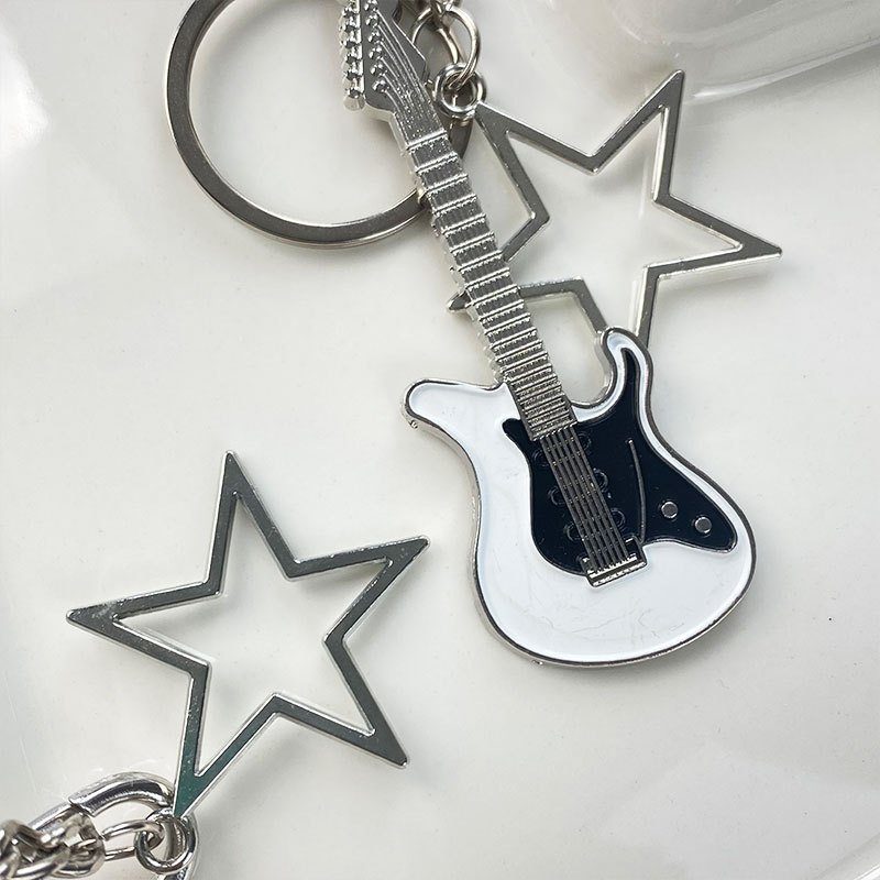 Wholesale Guitar Metal Keychains Rock Music Accessories Cute Star Key Chain Key Rings For Girl Women Music Lovers