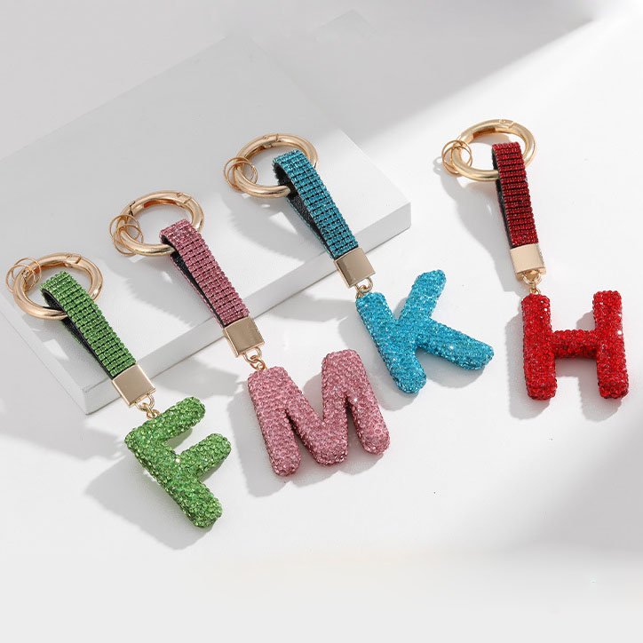 Luxury Bling Crystal Diamond Rhinestone Accessories Decor Hanging Key Chain Tumbler Mugs Cups Thermoses Car Decoration Pendants