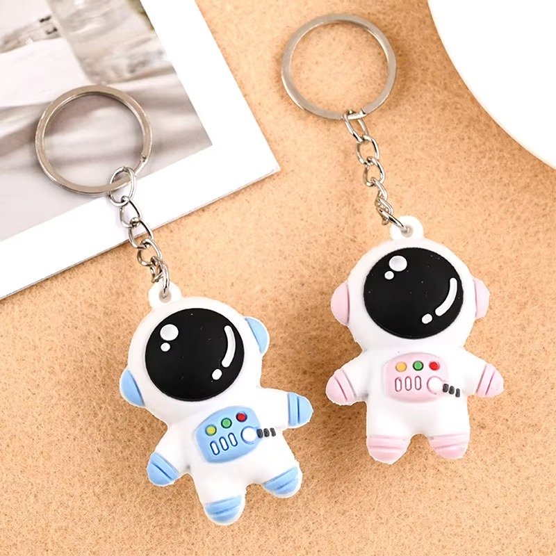 Cartoon astronaut keychain spaceman decorative key chain accessories cute bag charm 3D keychain