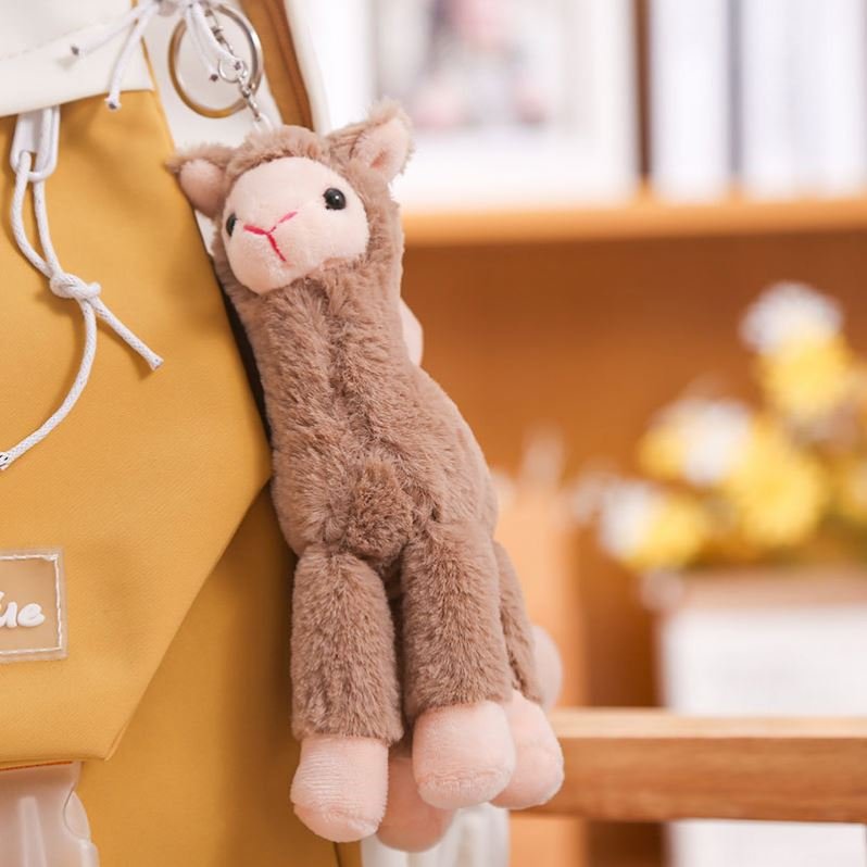 Kawaii Keychain Alpaca Women Animal Stuffed Alpaca Keyring Accessory Clip for Car Key Backpack Purse Llama Plush key chains Toys