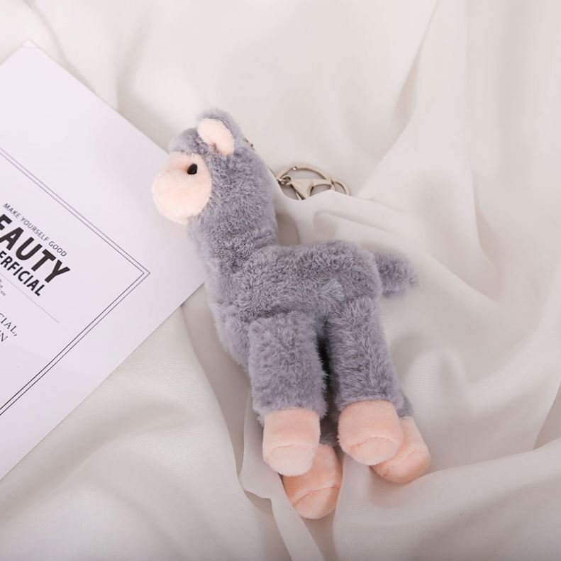 Kawaii Keychain Alpaca Women Animal Stuffed Alpaca Keyring Accessory Clip for Car Key Backpack Purse Llama Plush key chains Toys