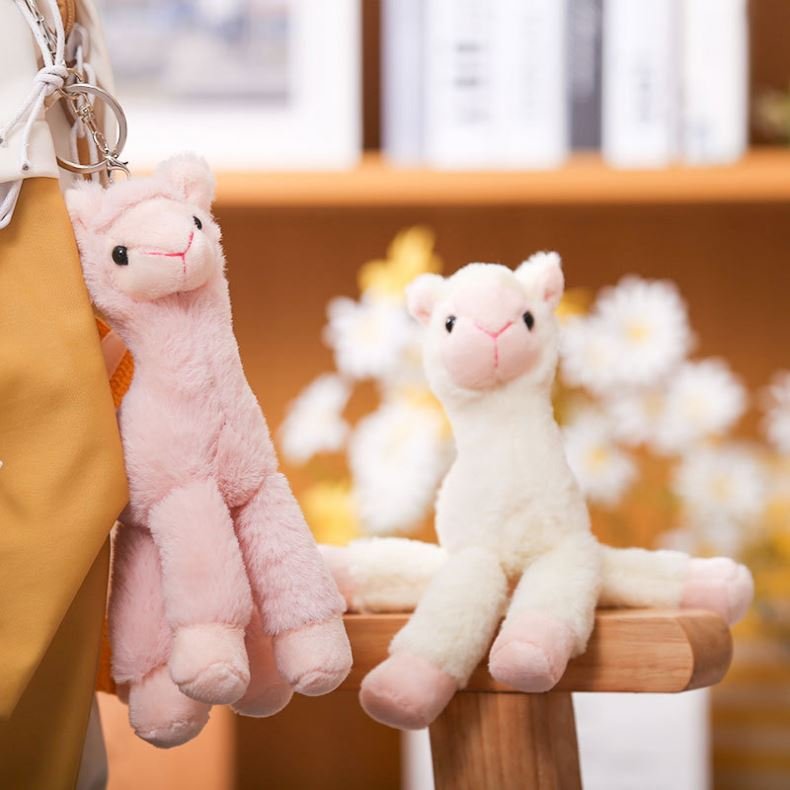 Kawaii Keychain Alpaca Women Animal Stuffed Alpaca Keyring Accessory Clip for Car Key Backpack Purse Llama Plush key chains Toys