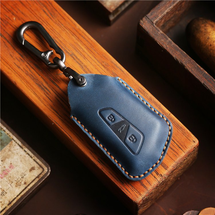 Wholesale Genuine Leather Car Key Case Cover for VW Golf 8 ID.4 Tarraco Hand Sewing Crazy Horse Leather Key Cover With Key Chain