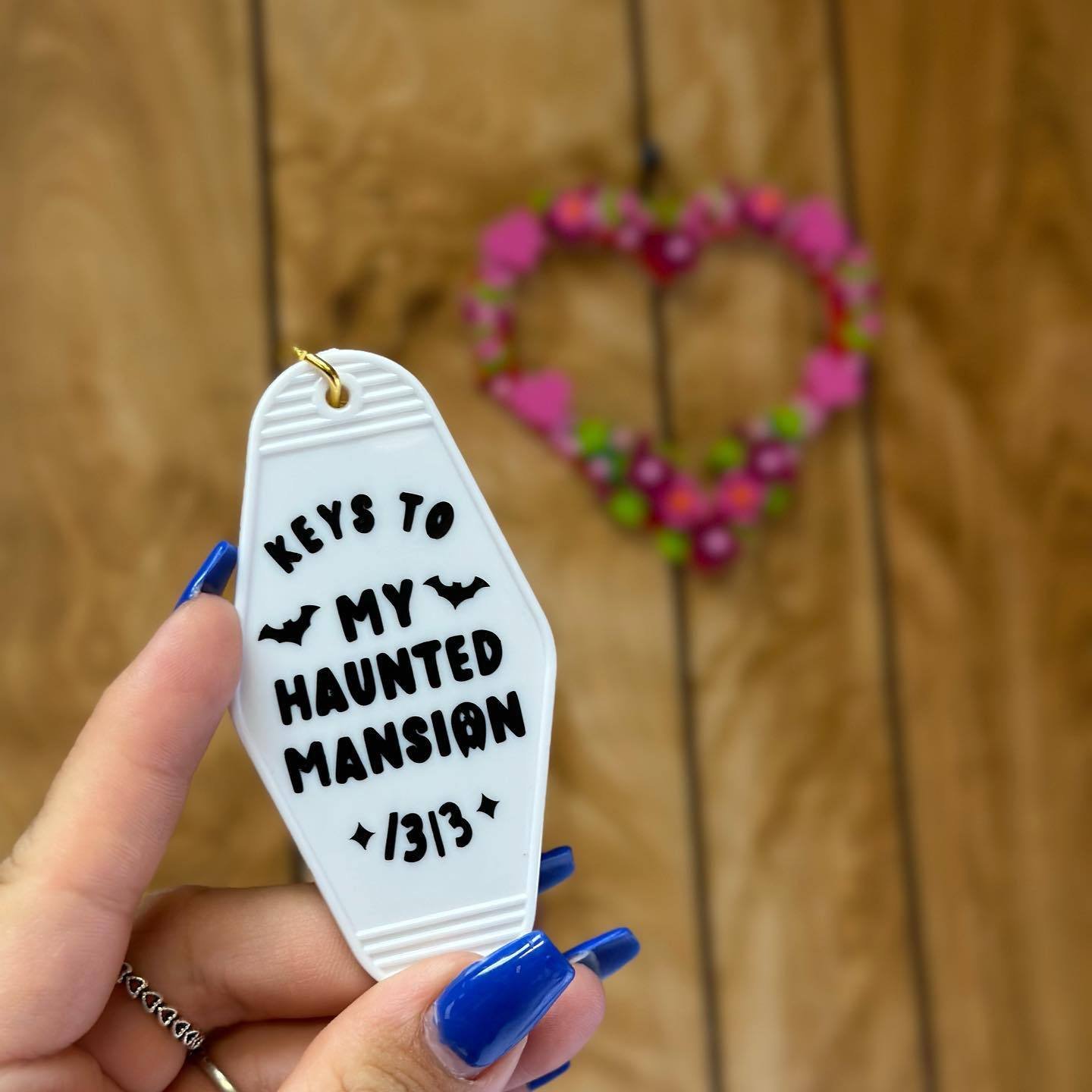 Custom logo Tag Promotional Blank Retro Motel Key Chain Custom Logo Popular Plastic Hotel Key Chain transparent charm Name Tags