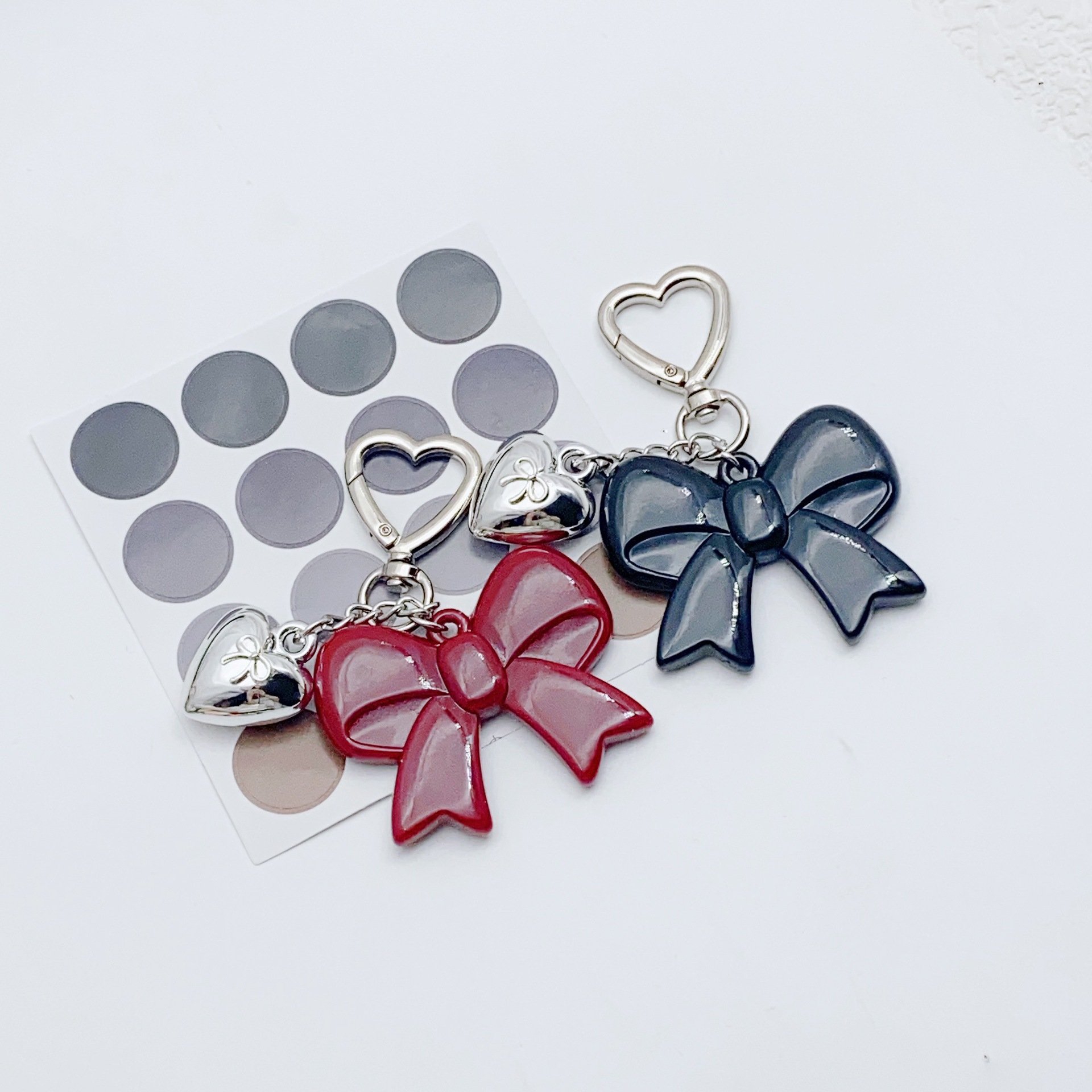 Super hot sale y2k metal Silver Heart pendant charm resin bow keychain bag charm decoration phone strap