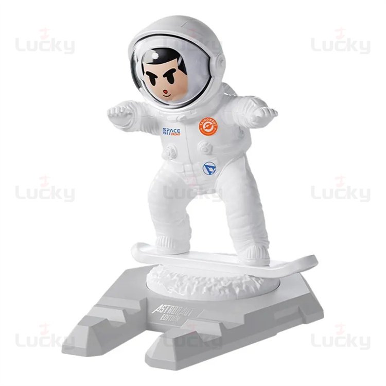 Creative Gifts Astronaut Model Cell Phone Stand Phone Holder For Desk Universal Phone Supporter Desk Accessories Office Decor
