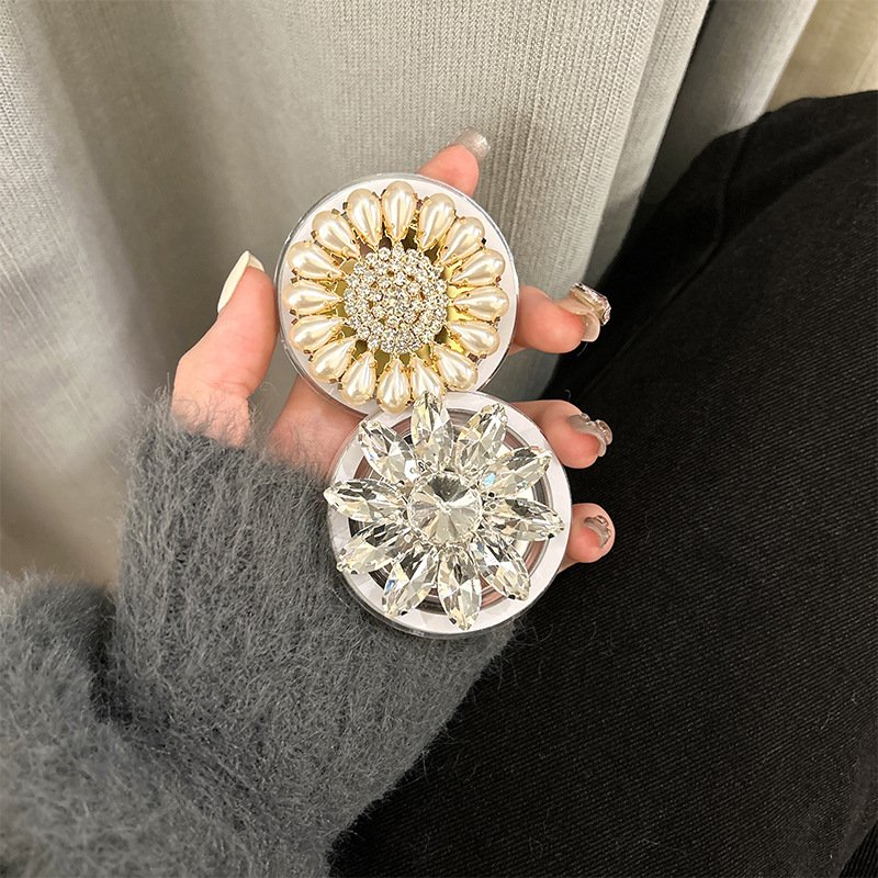 Wholesale Luxury Masonry Diamond Desk Foldable Stand Ring Magnetic Mobile Phone Holders For Mobile Phone Accessory Socket