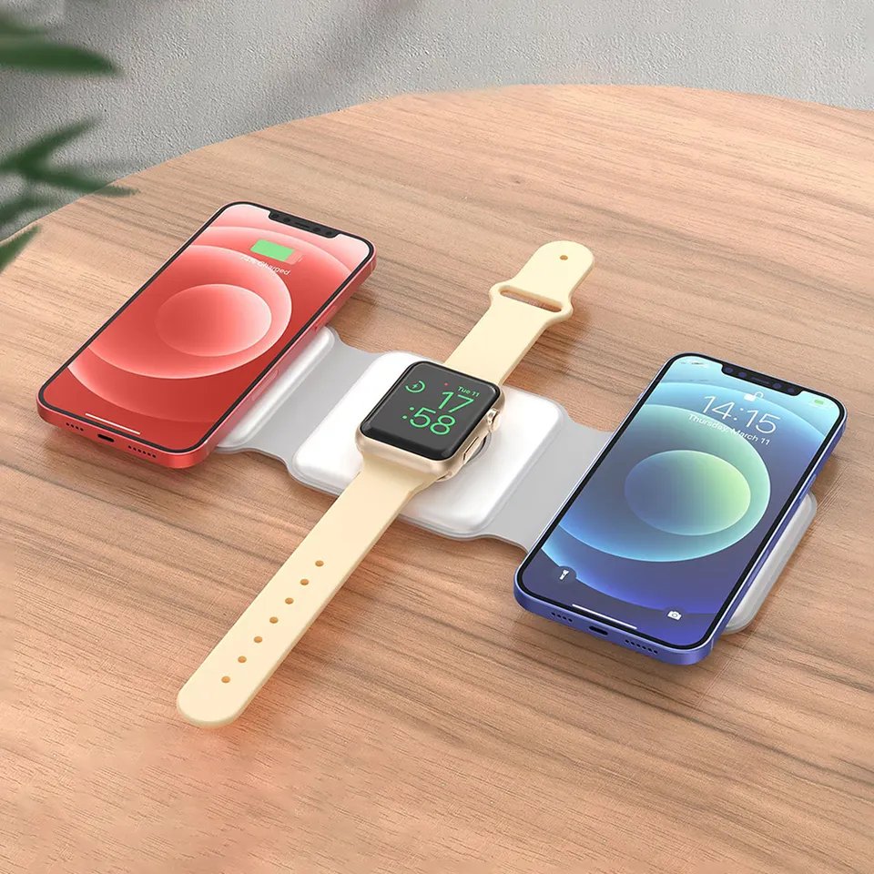 2024 Hot Sell 3 In 1 Folding Magnetic Wireless Charger 15W for iPhone 14 13 Fast Charging Dock Station for Apple Watch earphone