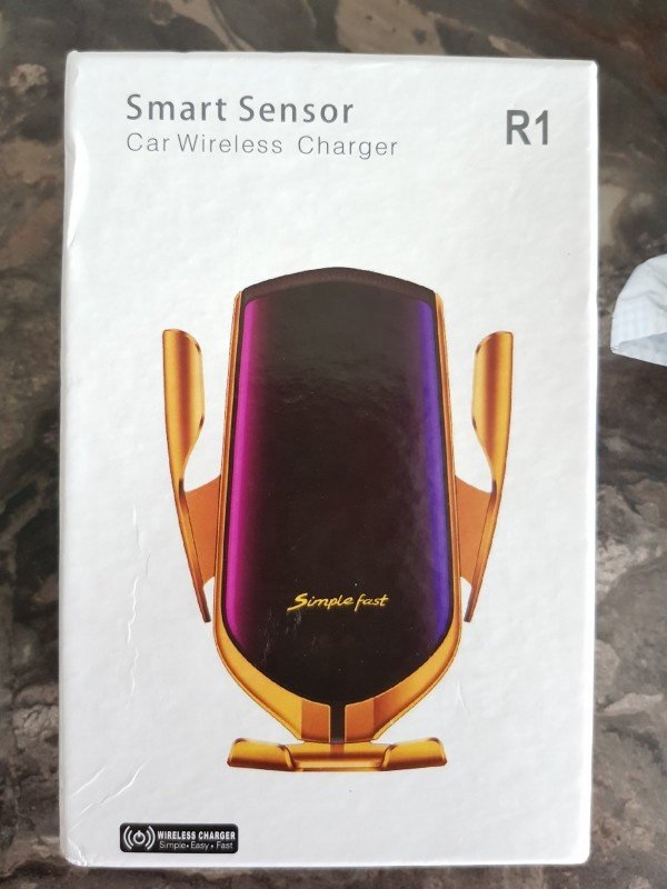 New R1 Fast Charging 10W Automatic Clamping smart sensor mobile Phone Air Mount Car Wireless Charger Holder stand For iPhone