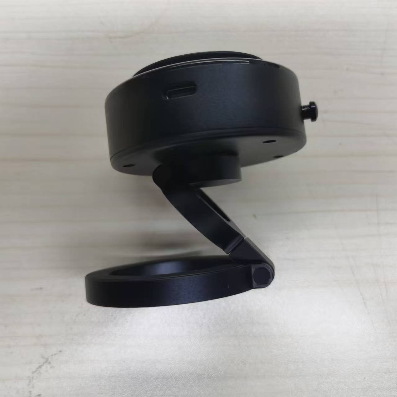 2024 New Products Mobile Phone Vacuum Auto Suction Universal 15W Fast Wireless Car Charger Holder Car Air-vent charger Holder