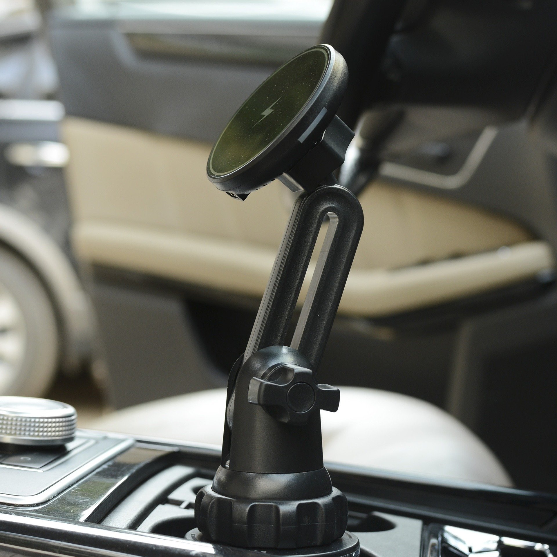 The new car cup holder magnetic charging stand 15W wireless fast charging cross-border e-commerce sales