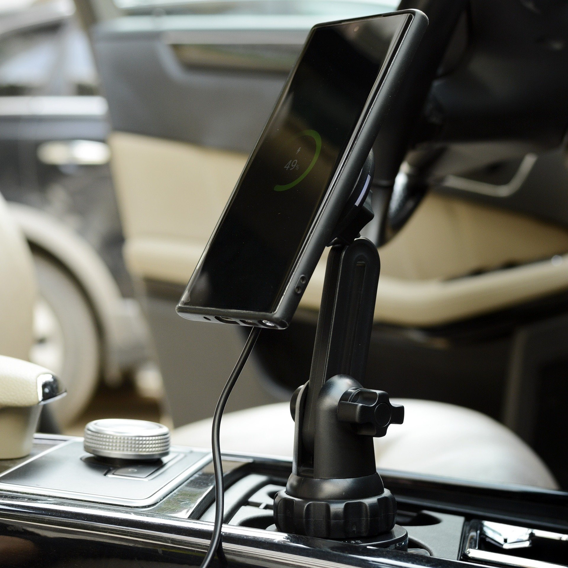 The new car cup holder magnetic charging stand 15W wireless fast charging cross-border e-commerce sales
