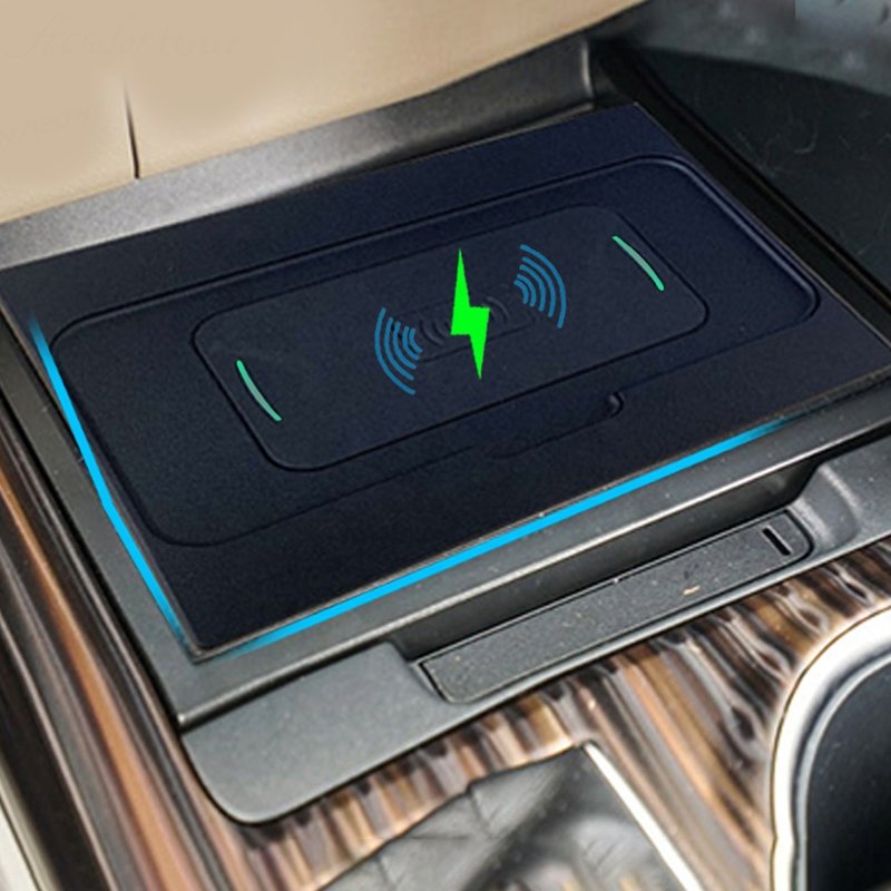 New Arrival 10W Phone Holder Wireless Charging Fast Charging Car Wireless Smartphone Charger for Toyota Camry 2018