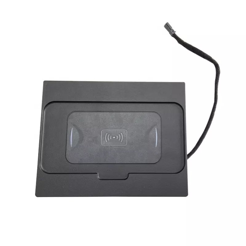 New Arrival 10W Phone Holder Wireless Charging Fast Charging Car Wireless Smartphone Charger for Toyota Camry 2018