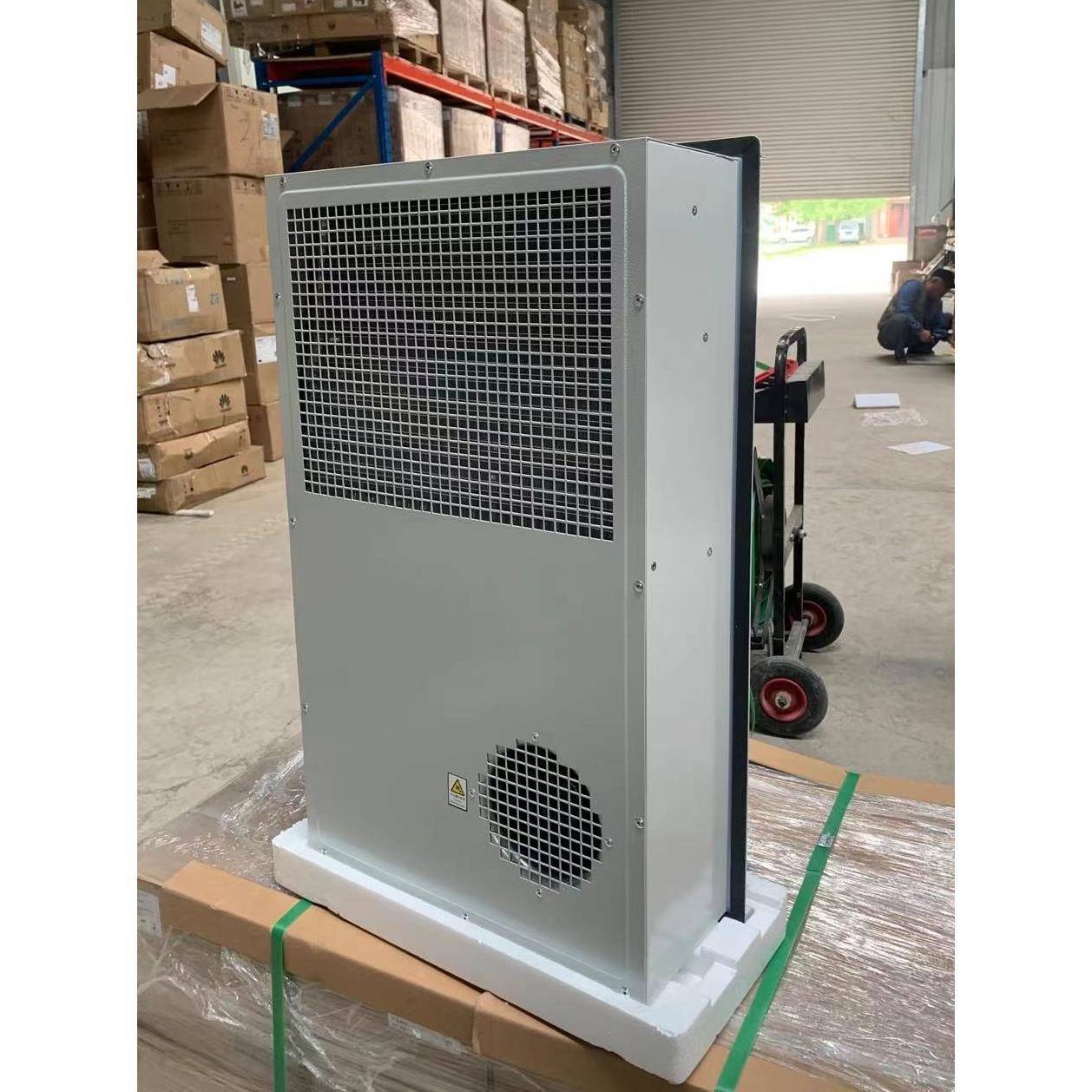 Ivek/AC cabinet air conditioner cooling heating 1500W/2000W constant temperature communication outdoor power source cabinet