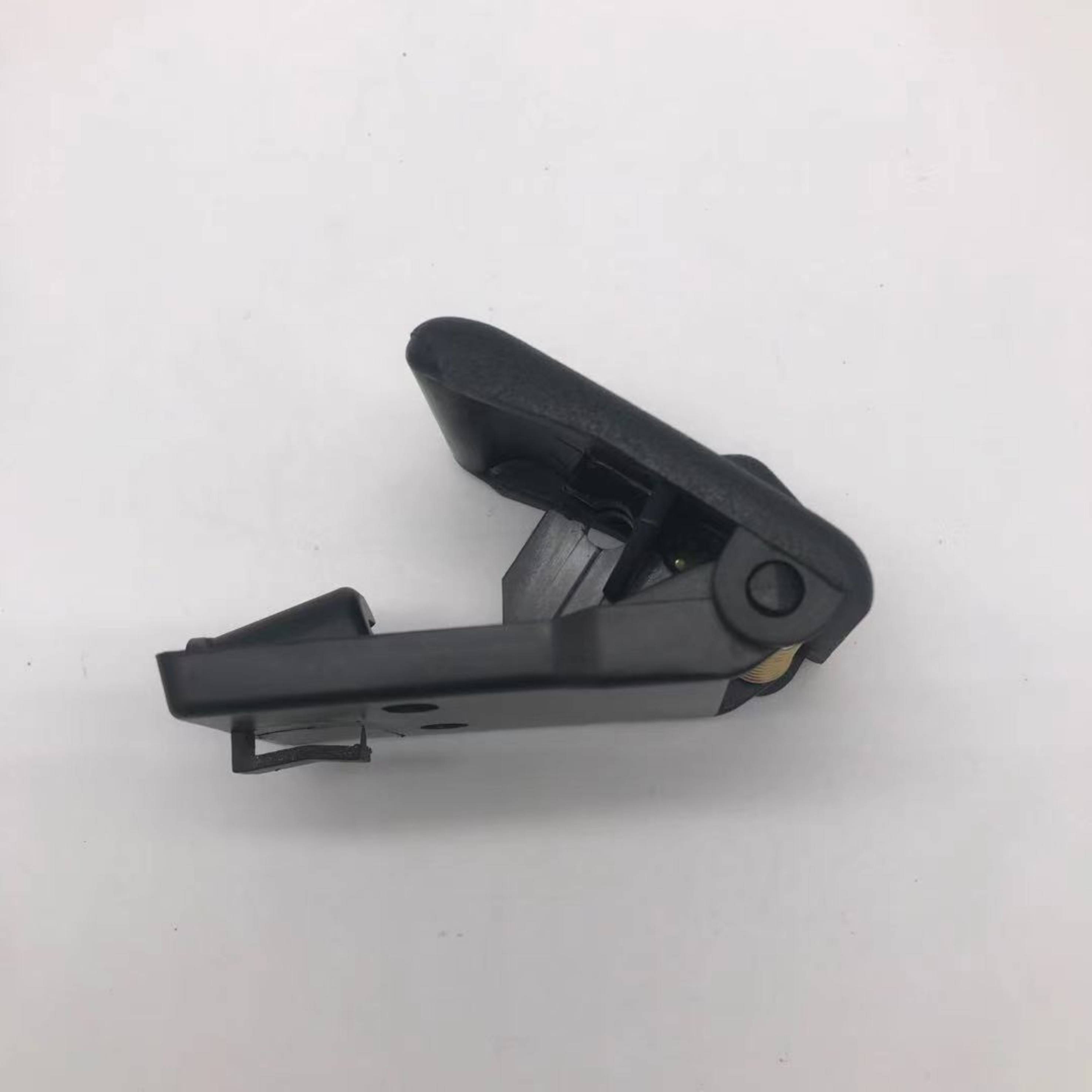 Cover with a lid mobile phone and buckle the hand cover, the hood and pull the front hand pull the front hand pull the hand