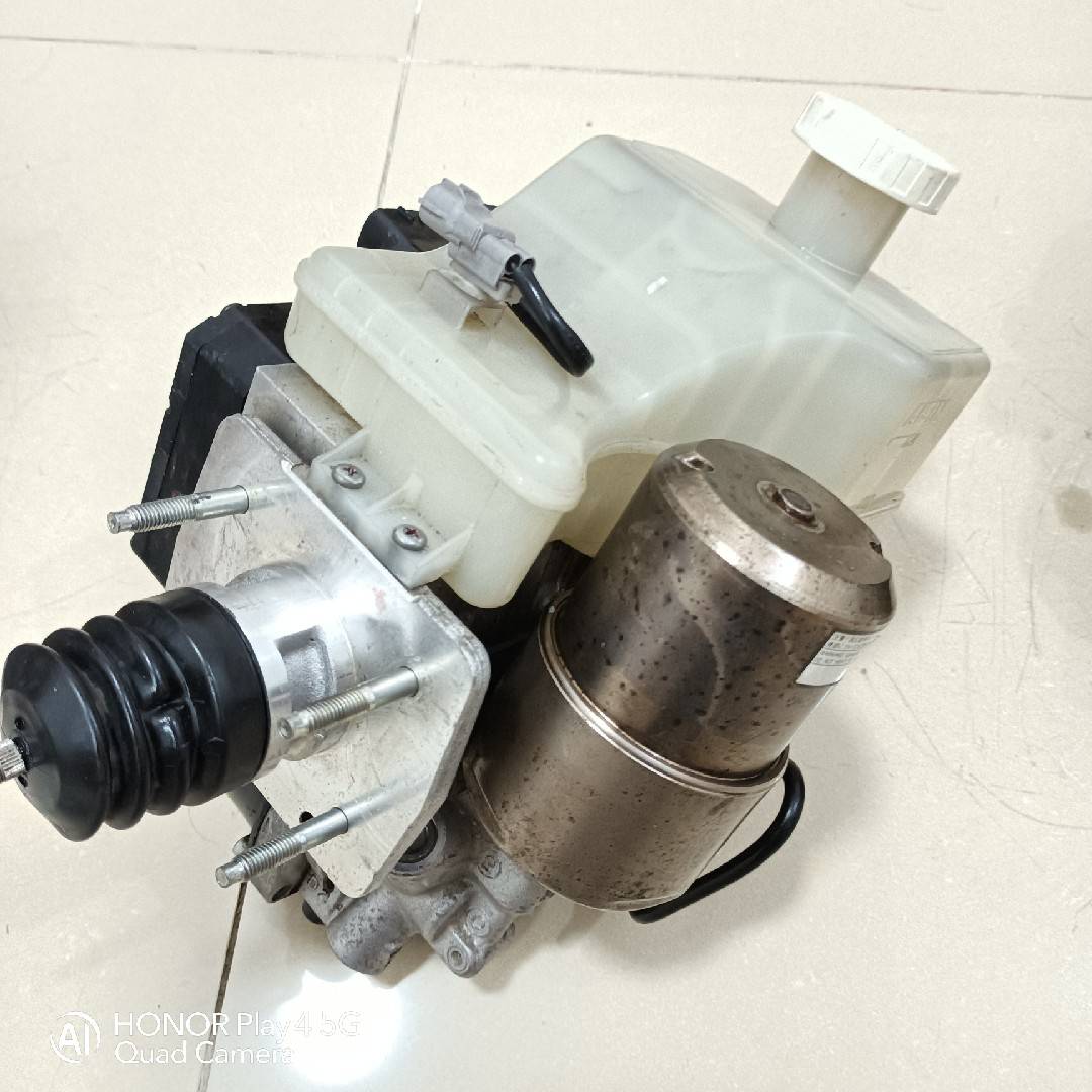 Mitsubishi V78 brake total pump Pajero ABS pump V73 V77 V93 V97 brake system V75 original