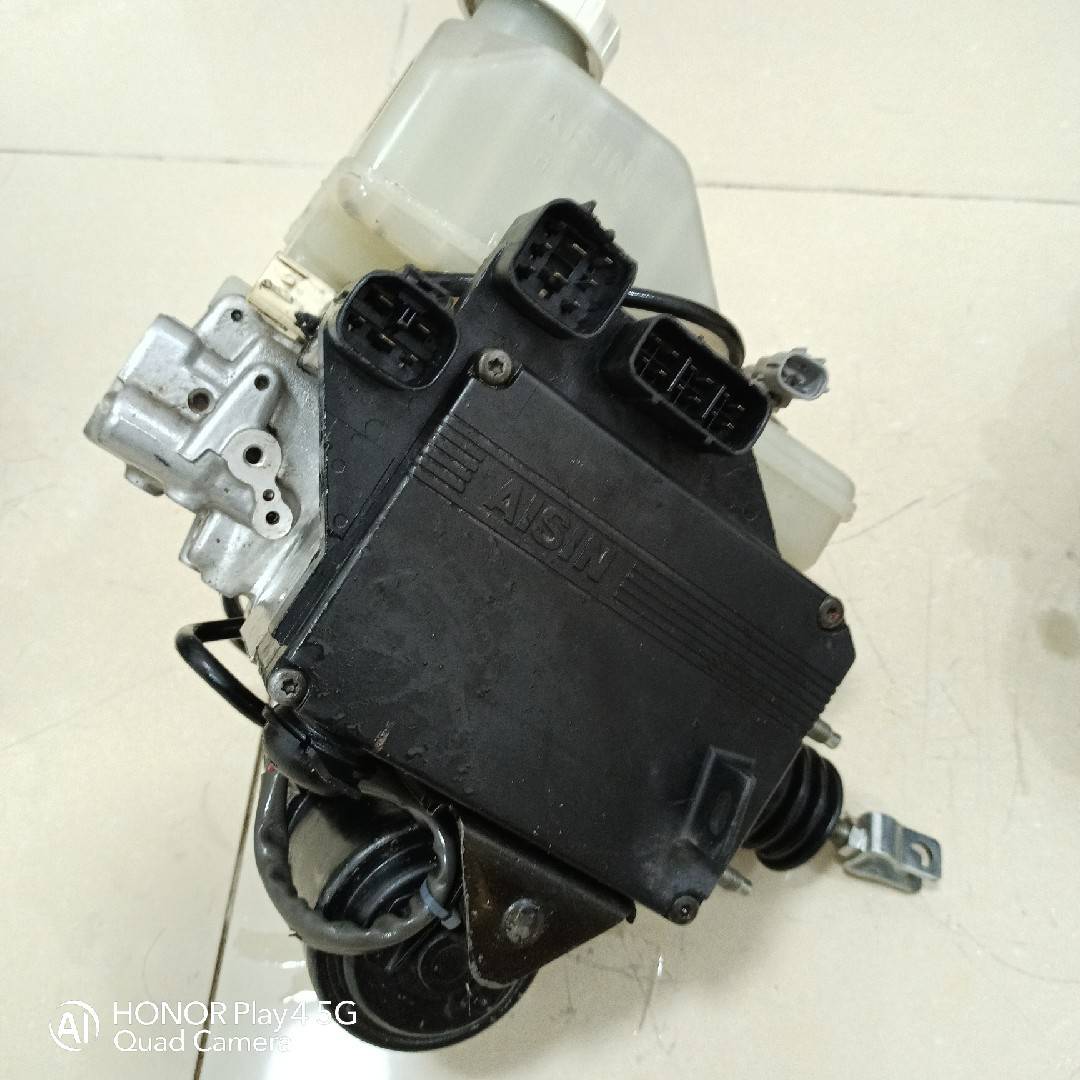 Mitsubishi V78 brake total pump Pajero ABS pump V73 V77 V93 V97 brake system V75 original