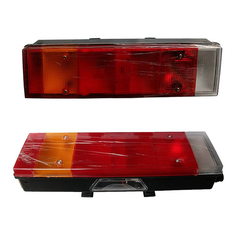 Tianlong Dali rear taillights assembly Dongfeng truck sailing version special lighting system anti -rear -end lamp brake light
