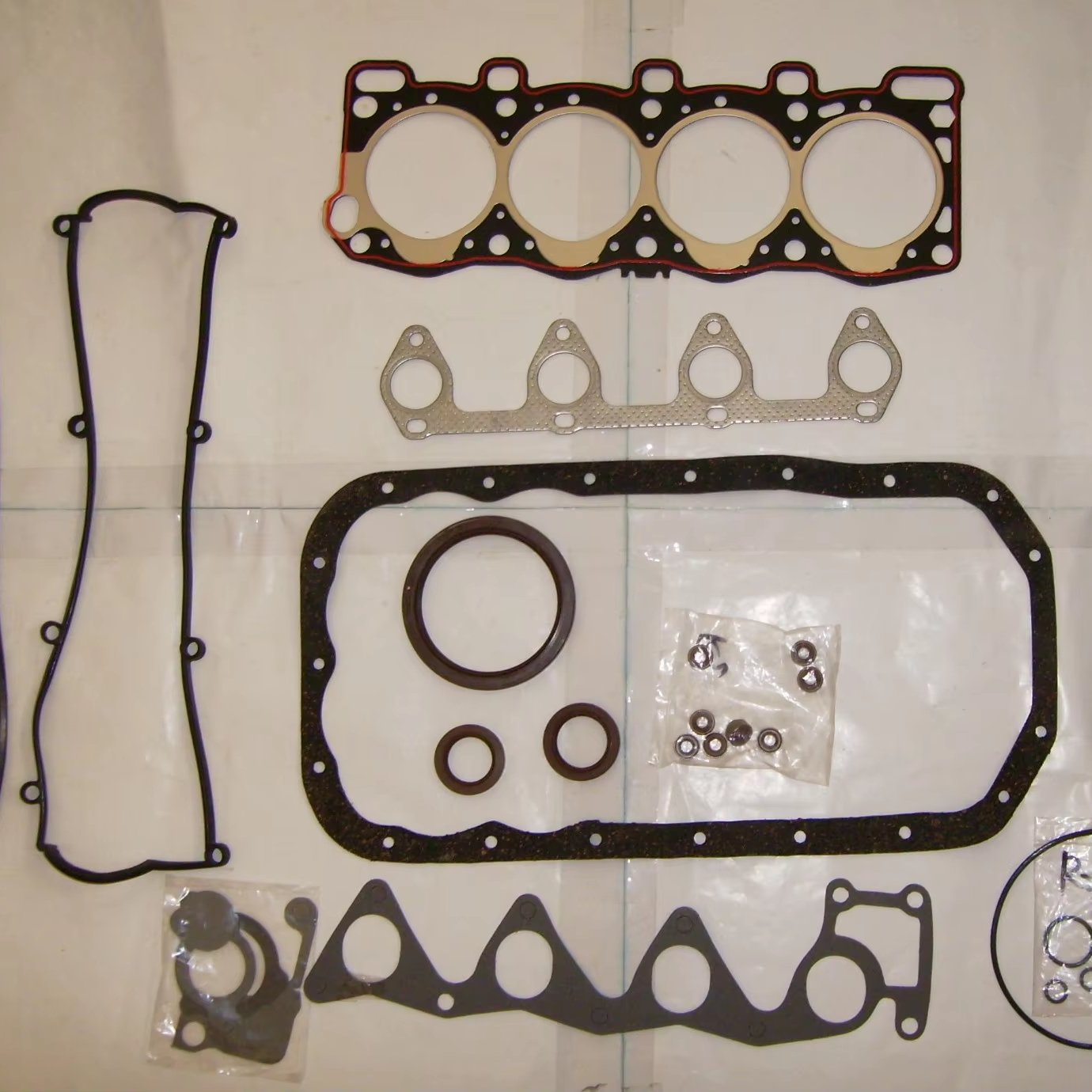 High quality Auto Car Parts Complete Gasket Kit For KIA&MAZDA Engine Overhaul Gasket Kit OEM R201-99-100A