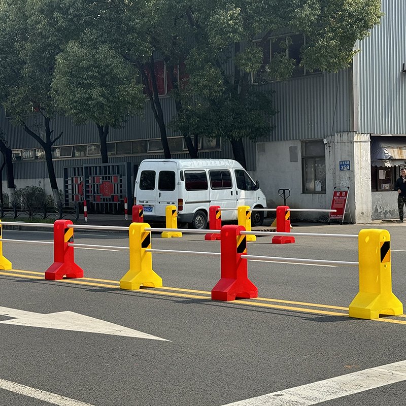 Plastic diversion piers traffic facilities Plastic water-filled barricades anti-collision isolation pole