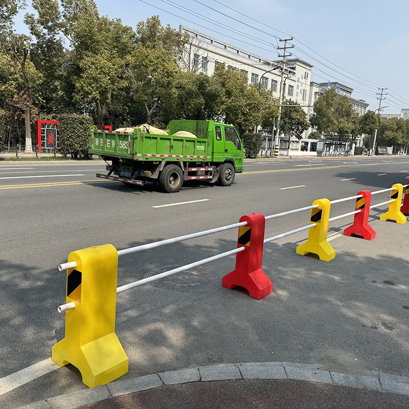 Plastic diversion piers traffic facilities Plastic water-filled barricades anti-collision isolation pole