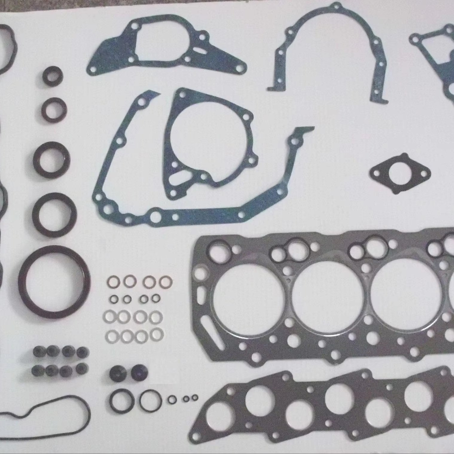 High quality Auto Car Parts Complete Gasket Kit For MITSUBISHI Engine Overhaul Gasket Kit OEM MD972215