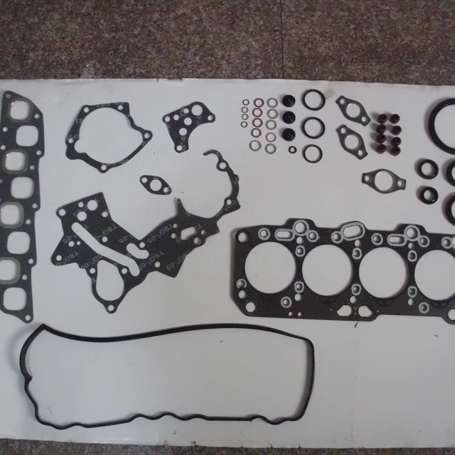 High quality Auto Car Parts Complete Gasket Kit For MITSUBISHI Engine Overhaul Gasket Kit OEM MD971655