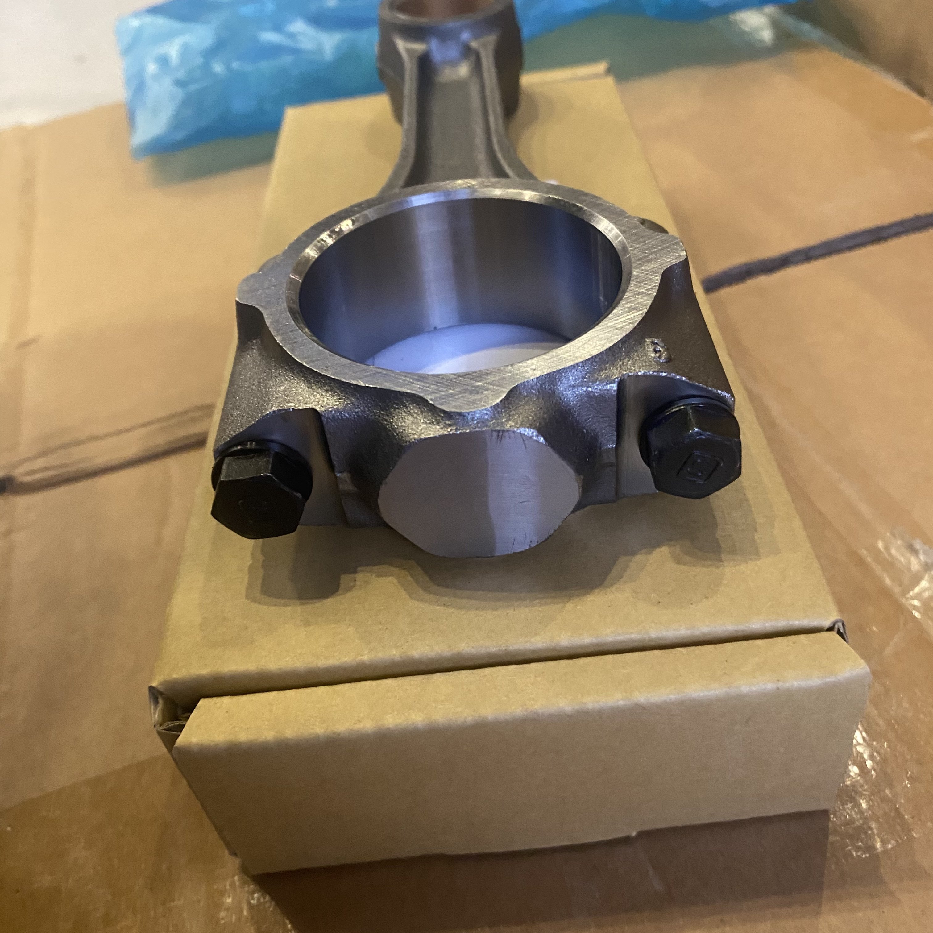Brand new C2.4 Diesel engine connecting rod 242960303 engine piston rod For Engine spare parts