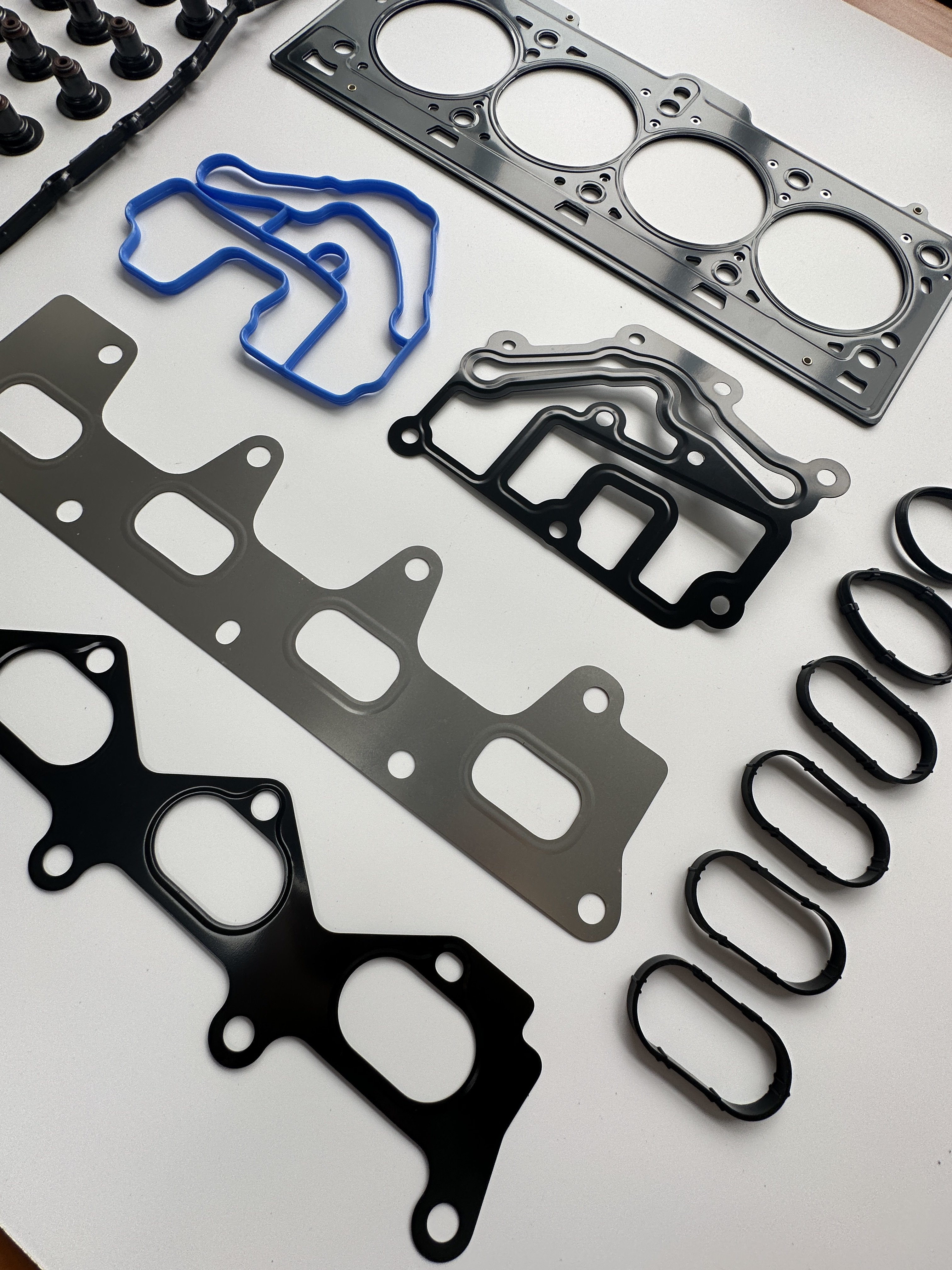 High Quality Full Set Gasket Fots For Renault K4M OEM 7701471886 CLIO II Auto Engine Parts Cylinder Head Gasket Set CLIO II