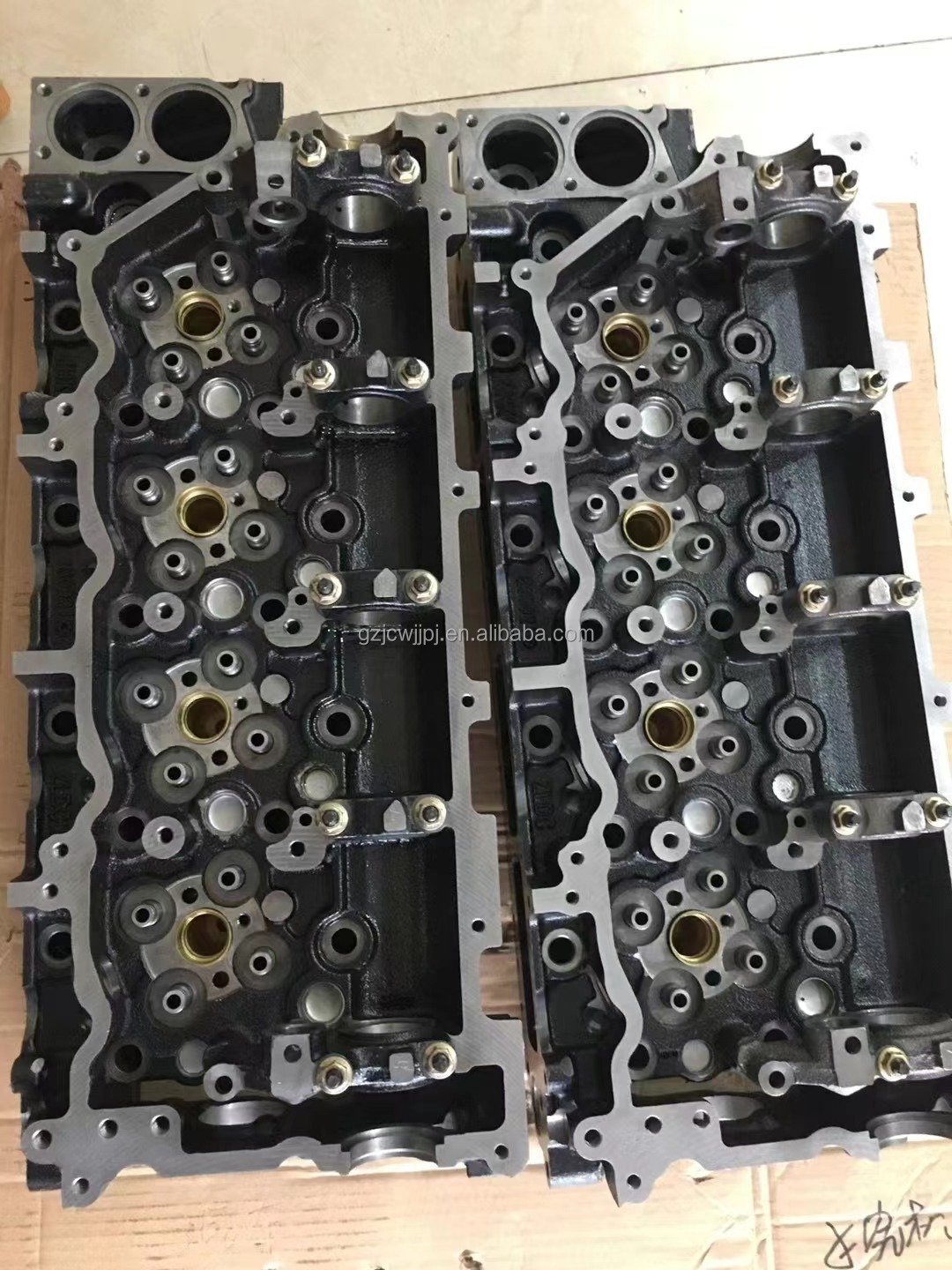 JC Engine Parts for 4HK1 6HK1 6HH1 6BD1 8-98243823-0 Cylinder Head 8982438230 8-97604901-0 SH380-5