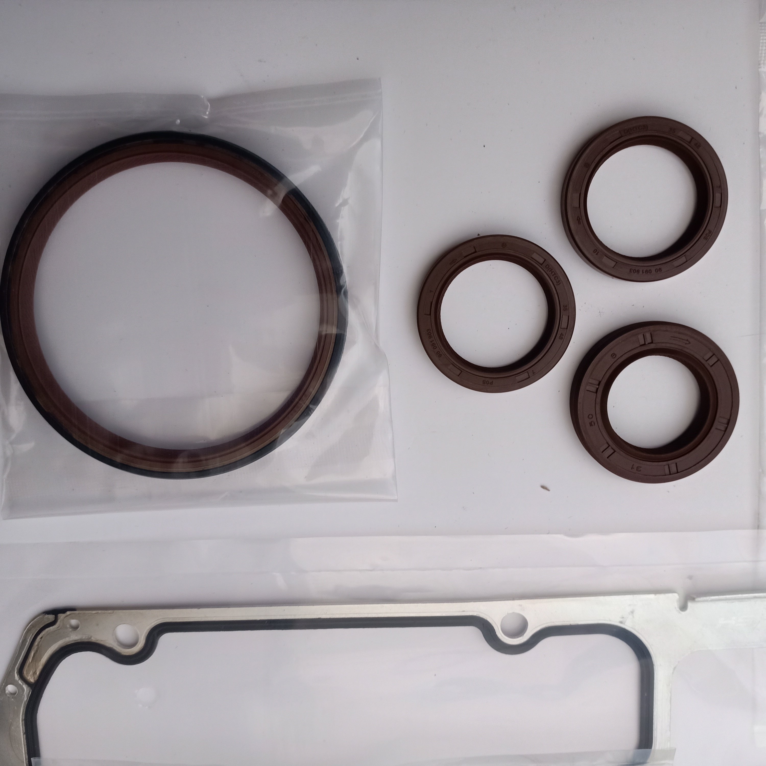 Suitable for DaewooChevrolet EPICA REZZO MPV VIVANT L88 X20SED L34 T20SED engine cylinder head gasket kit OE 50208300 93742408