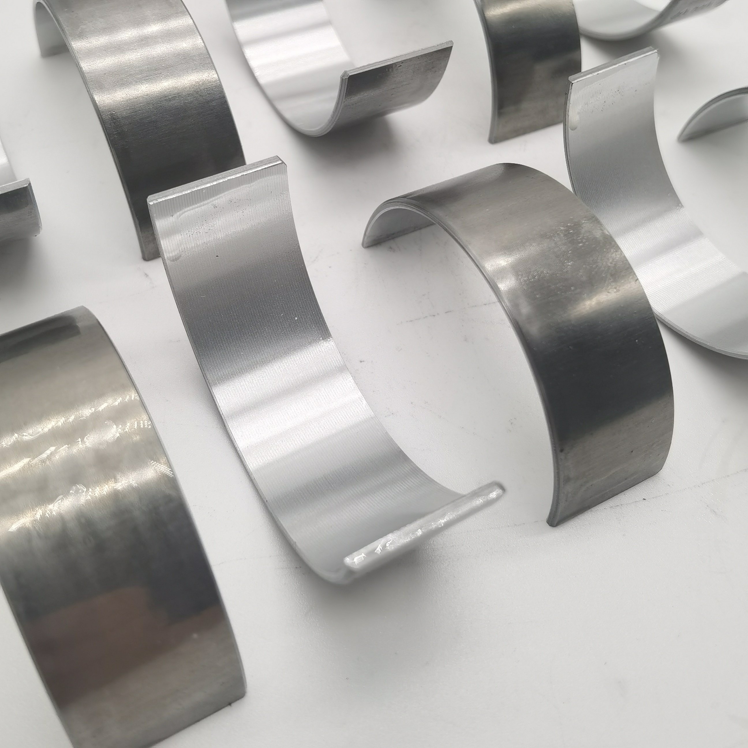 STD +25 +50 +75 30777466 B5204T B5254T B5244S B6304T S60 S80 Engine Connecting Rod Bearing For VOLVO 2.0T 2.5T 2.4L 3.0T