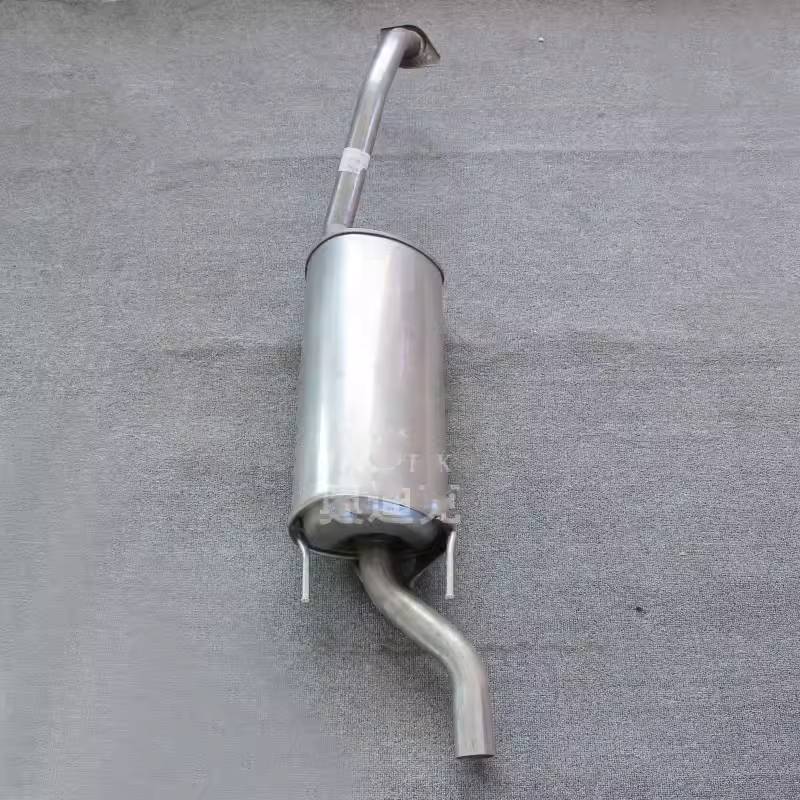 Into the Honda, Ideas, vanguard, flying, end of the Sidi exhaust, back of the silencer