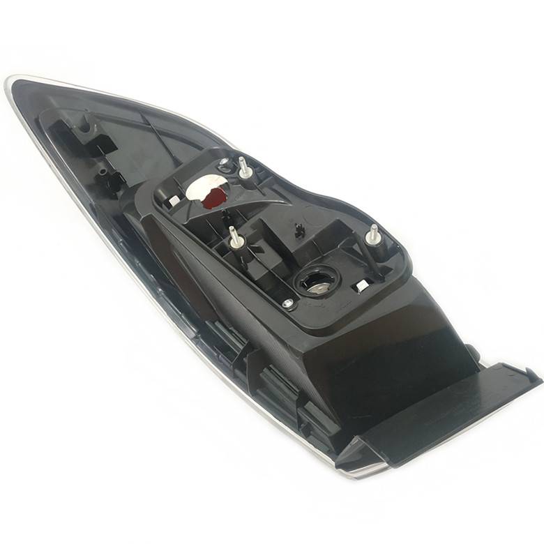The three-star taillights will be used in two or three compartments