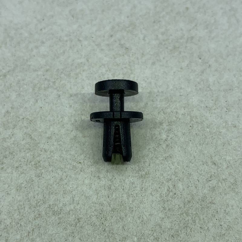 Audi A3L A4L A7 S6L automotive air -conditioned filter element outer cover plate screw buckle buckle card