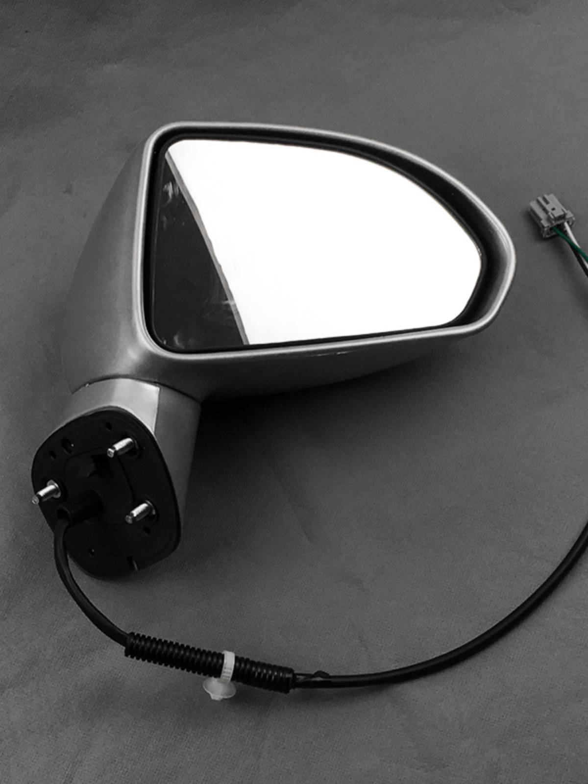 It's for the 04,05,06 07 retrospect mirror