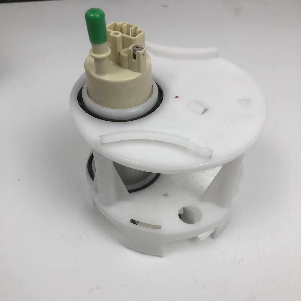 Right Gasoline Tank Fuel Tank Fuel Pump is suitable for W221 W216 S500 S350 S450 CL500 2214708494