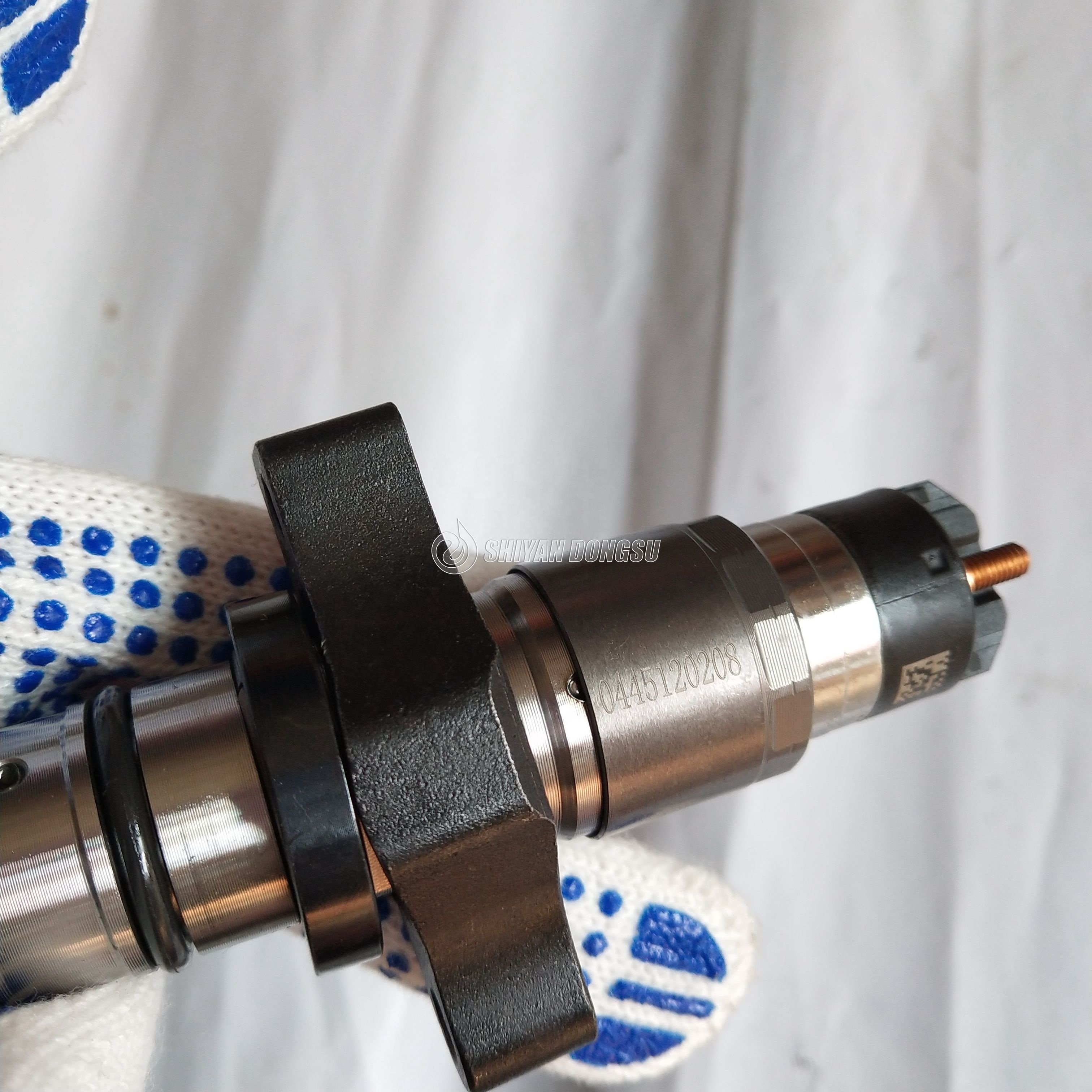 High performance 5.9L diesel engine fuel injector nozzle 0986435505 5263316 0445120208 0445120238